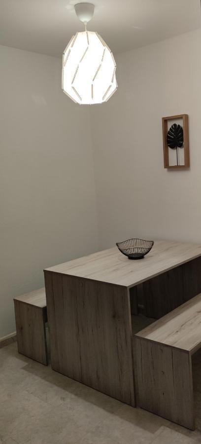 Schoene Und Optimal Gelegene Wohnung Og Weisskirchen エクステリア 写真
